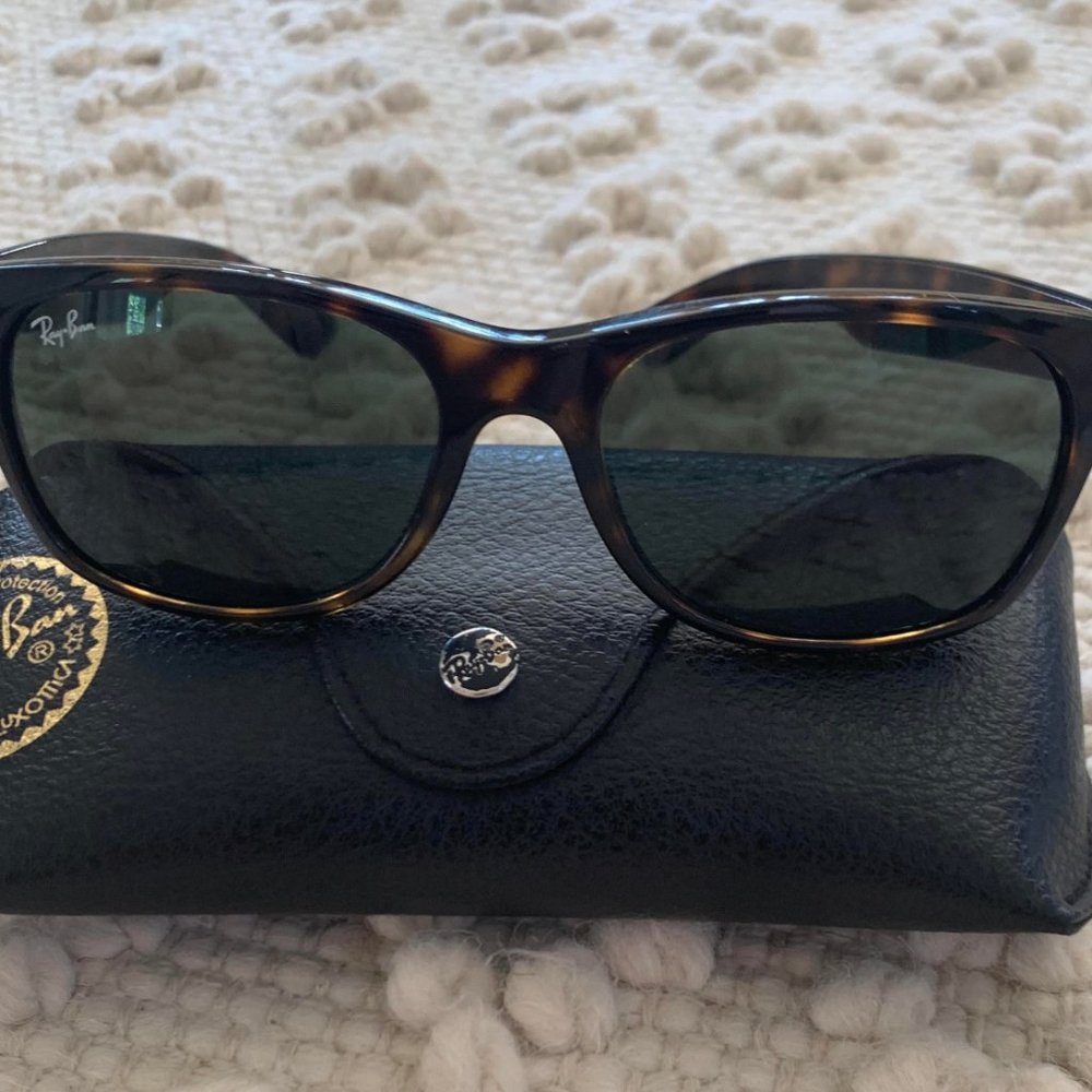 Ray-Ban New Wayfarer Classic- Tortoise Classic